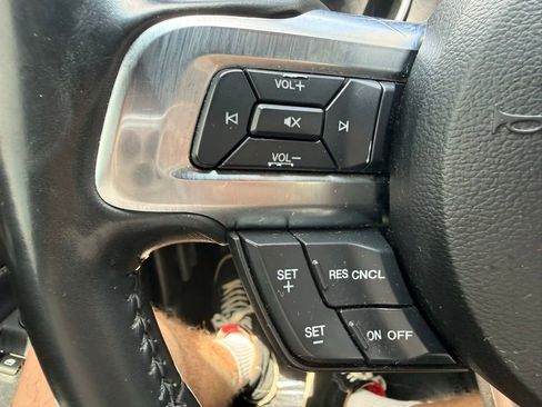 Used 2018 Ford Mustang Coupe w/ Equipment Group 101A RWD image 19