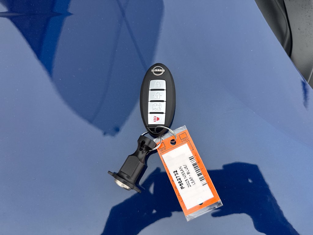 Used 2025 Nissan Leaf S FWD image 25