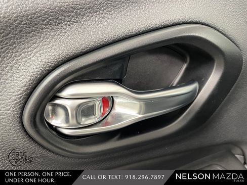 Used 2021 Jeep Cherokee Latitude Lux w/ Sun & Sound Group image 18