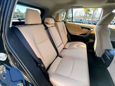 Used 2019 Toyota RAV4 XLE w/ Convenience Package image 21