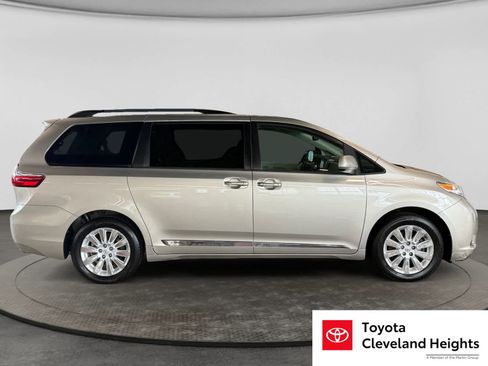 Used 2016 Toyota Sienna XLE AWD/4WD image 4