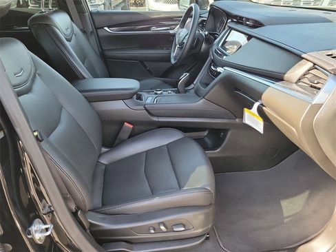 Used 2025 Cadillac XT5 Premium Luxury image 29