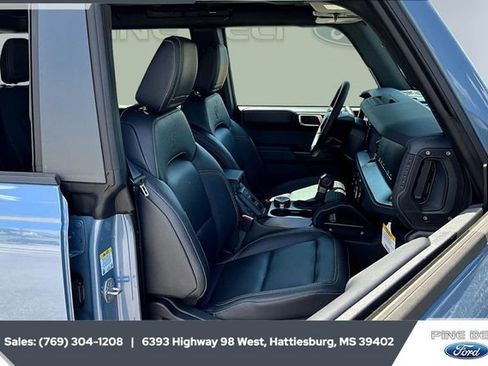 New 2025 Ford Bronco Badlands image 4