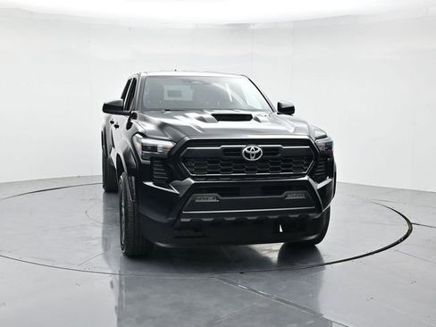 Used 2025 Toyota Tacoma TRD Sport image 4