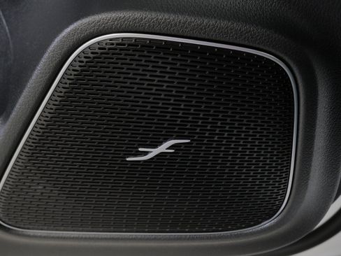Certified 2021 Mercedes-Benz GLB 250 4MATIC image 33