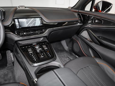 Used 2025 Aston Martin DBX 707 image 26