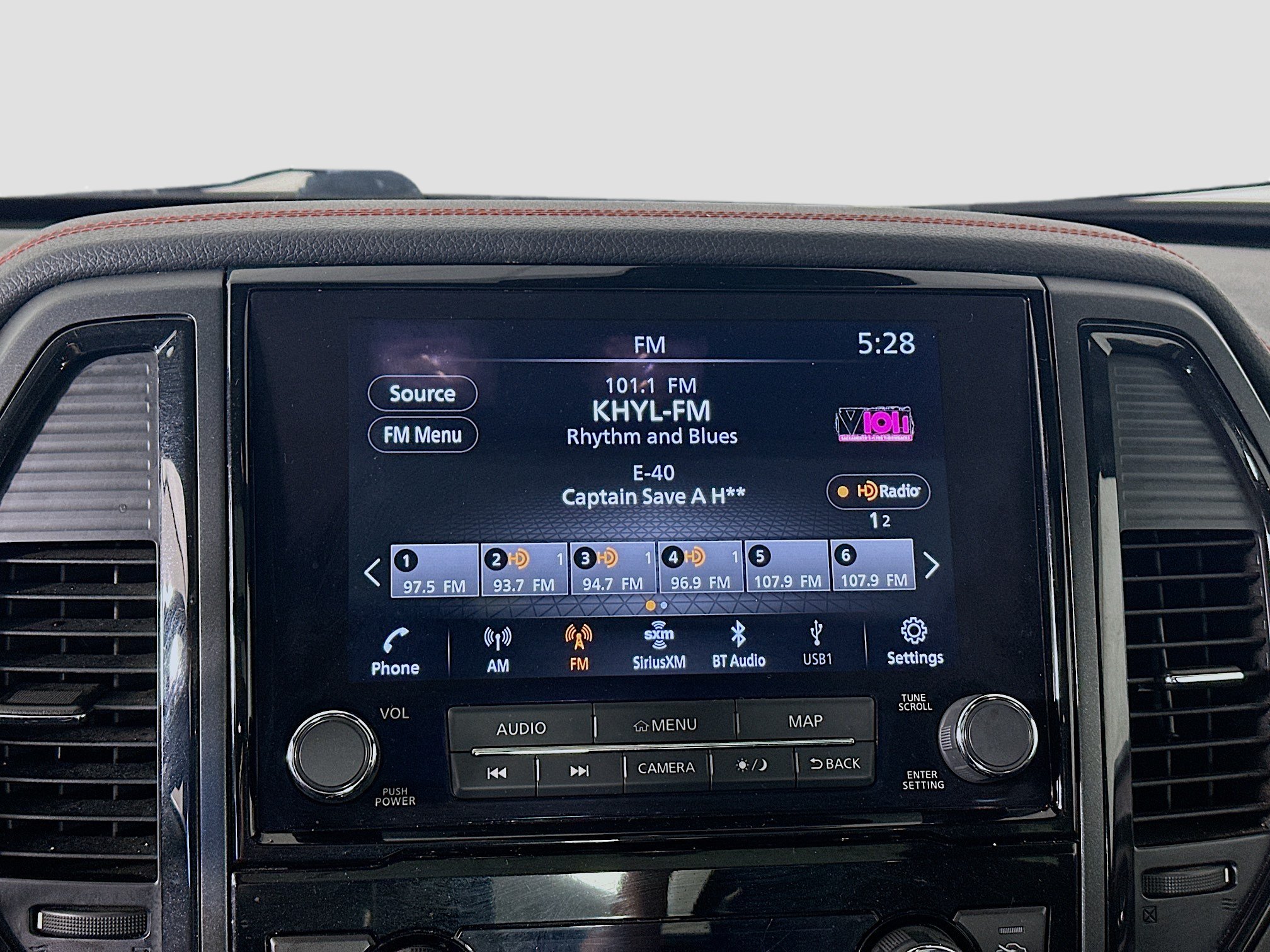 Used 2021 Nissan Titan PRO-4X w/ Pro-4x Convenience Package AWD/4WD image 21