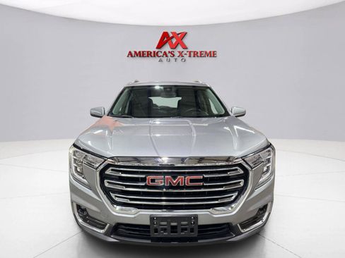 Used 2024 GMC Terrain SLT AWD/4WD image 10