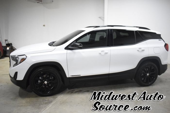 Used 2020 GMC Terrain SLE w/ Driver Convenience Package FWD image 2
