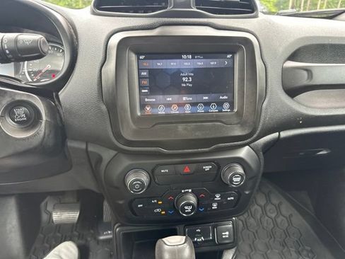Used 2018 Jeep Renegade Altitude w/ Popular Equipment Group FWD image 13