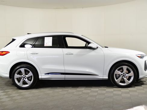 New 2025 Audi Q5 Prestige image 7