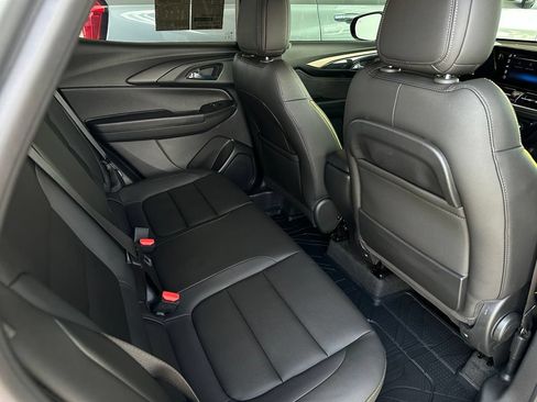 Used 2025 Chevrolet TrailBlazer ACTIV w/ Driver Confidence Package FWD image 19