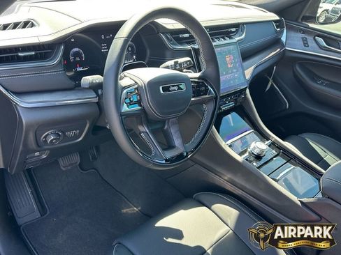 New 2025 Jeep Grand Cherokee Overland w/ Adv Protech Group III AWD/4WD image 18