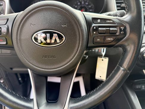 Used 2018 Kia Sorento FWD image 23