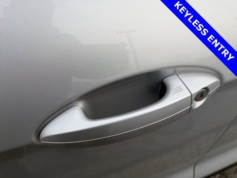 Used 2020 Ford EcoSport Titanium image 2