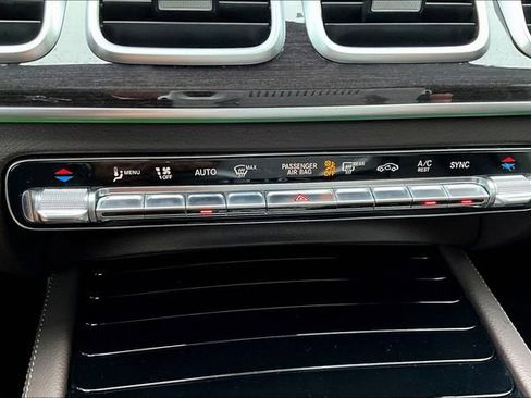 Used 2021 Mercedes-Benz GLS 450 4MATIC image 22