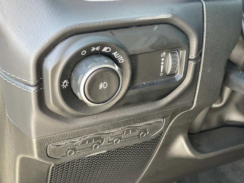 Used 2026 Jeep Wrangler Unlimited Sahara w/ Safety Group AWD/4WD image 40