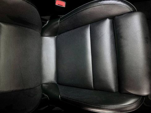 Used 2021 Porsche Taycan image 19