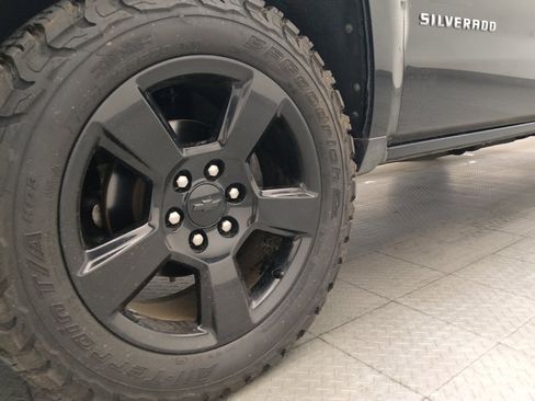 Used 2017 Chevrolet Silverado 1500 Custom w/ Rally 1 Edition RWD image 31