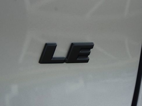 Used 2025 Toyota RAV4 LE FWD image 17