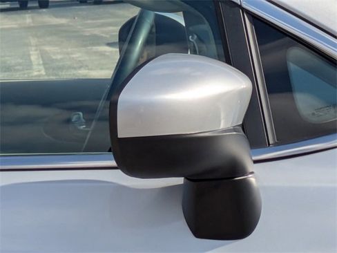 Used 2022 Chrysler Voyager LX image 8