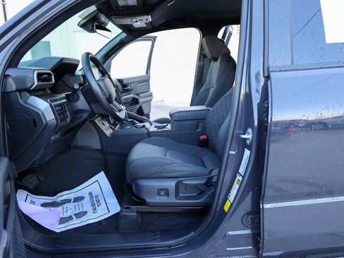 Used 2025 Toyota Tacoma SR5 image 42