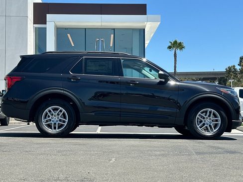New 2026 Ford Explorer Active w/ Active Comfort Package RWD image 2