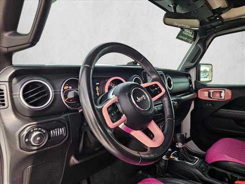Used 2018 Jeep Wrangler Unlimited Sahara w/ Dual Top Group AWD/4WD image 9