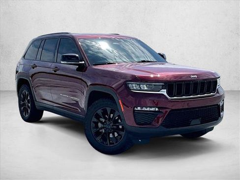 Used 2024 Jeep Grand Cherokee Limited w/ Trailer Tow Package AWD/4WD image 12