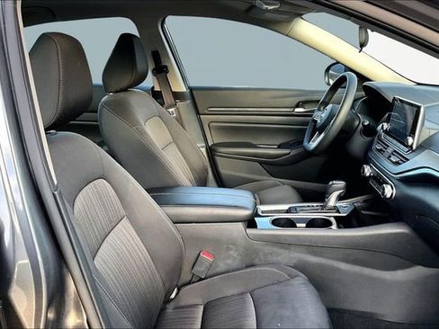 Used 2024 Nissan Altima 2.5 SV image 20
