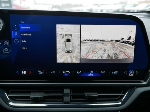 Used 2024 Chevrolet Equinox EV RS image 27