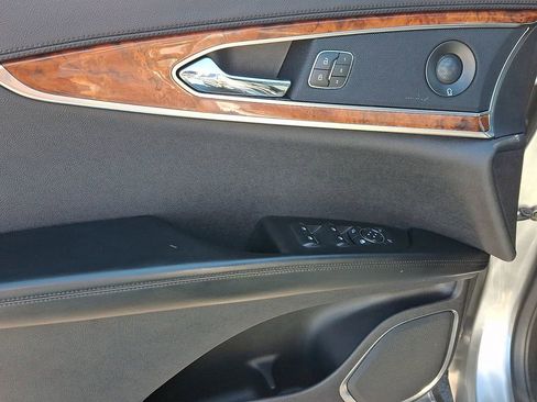 Certified 2020 Lincoln Nautilus Reserve image 12