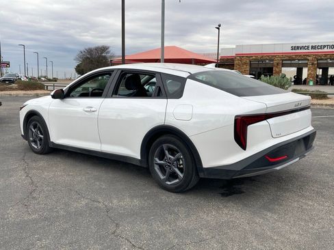 Used 2025 Kia K4 LXS image 7