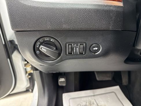 Used 2014 Chrysler 300 image 19