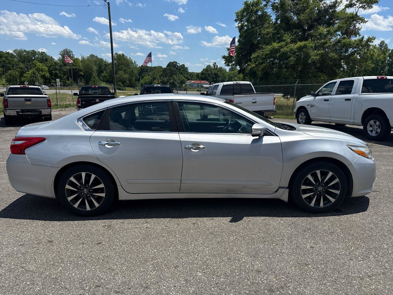 Used 2016 Nissan Altima 2.5 SL w/ Moonroof Package FWD image 15