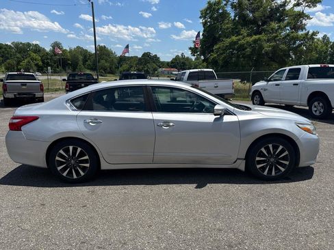 Used 2016 Nissan Altima 2.5 SL w/ Moonroof Package FWD image 15