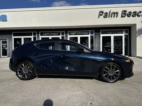 Used 2019 MAZDA MAZDA3 Hatchback w/ Preferred Package image 24