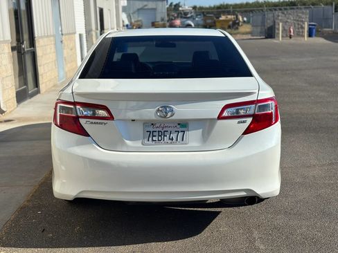 Used 2014 Toyota Camry SE FWD image 4