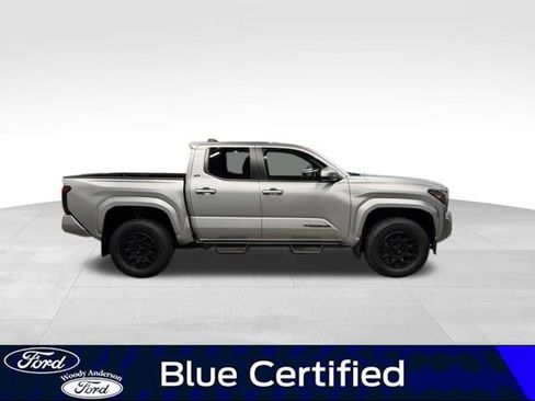 Used 2024 Toyota Tacoma SR5 AWD/4WD image 5