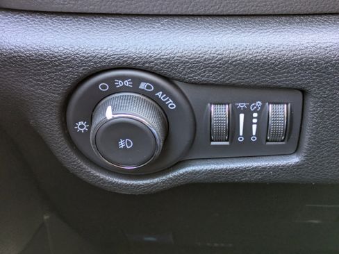 New 2026 Chrysler Pacifica Select w/ S Appearance Package image 23