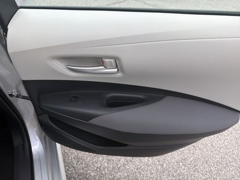 Used 2021 Toyota Corolla LE FWD image 26