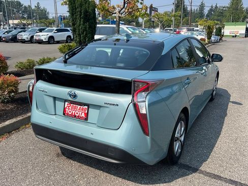 Used 2017 Toyota Prius Four FWD image 7