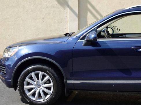 Used 2012 Volkswagen Touareg Sport AWD/4WD image 92
