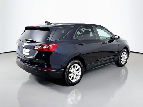 Used 2020 Chevrolet Equinox LS w/ LS Convenience Package image 9