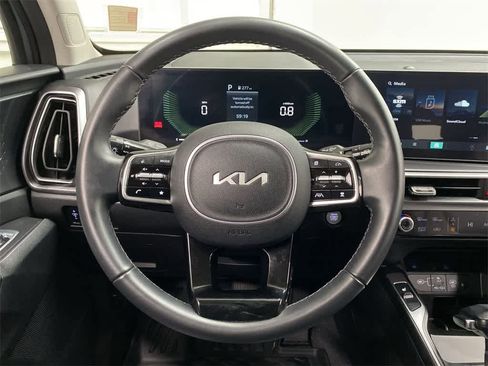 Used 2025 Kia Sorento S image 20