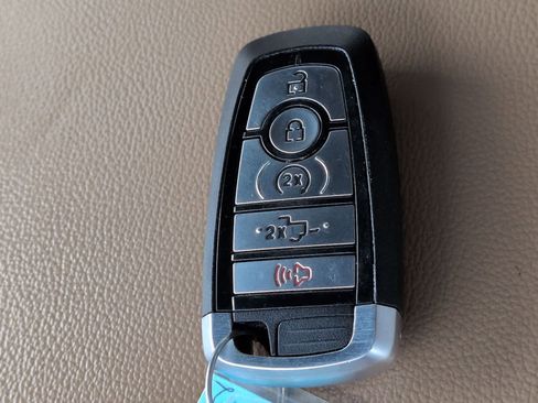 Used 2022 Ford F150 Lariat image 37