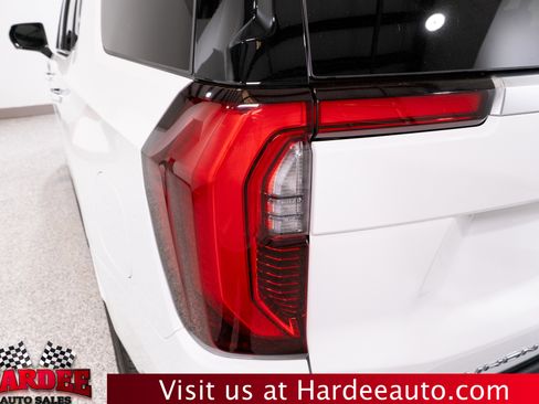 Used 2025 GMC Yukon Denali image 9