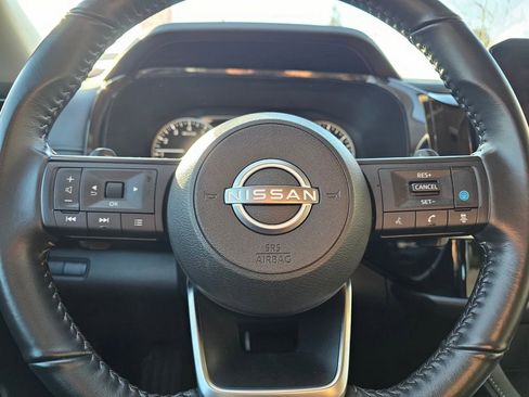 Used 2024 Nissan Pathfinder SV image 19