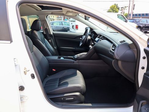 Used 2019 Honda Insight Touring image 28