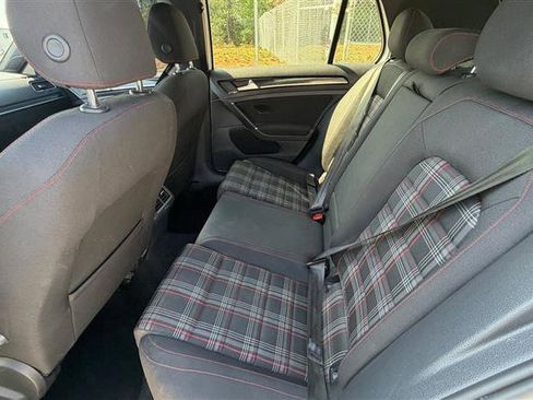 Used 2016 Volkswagen GTI SE image 15